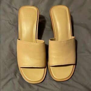 NWOB Vince Tan Donna Slide Sandals Size 8